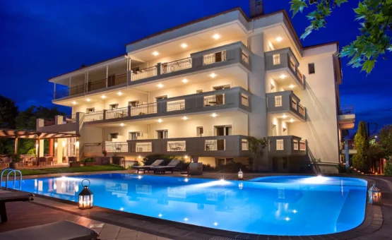 Hotel Electra στην Ασπροβάλτα με πισίνα και αρχιτεκτονική μελέτη διακόσμησης από τη Γραμμική α