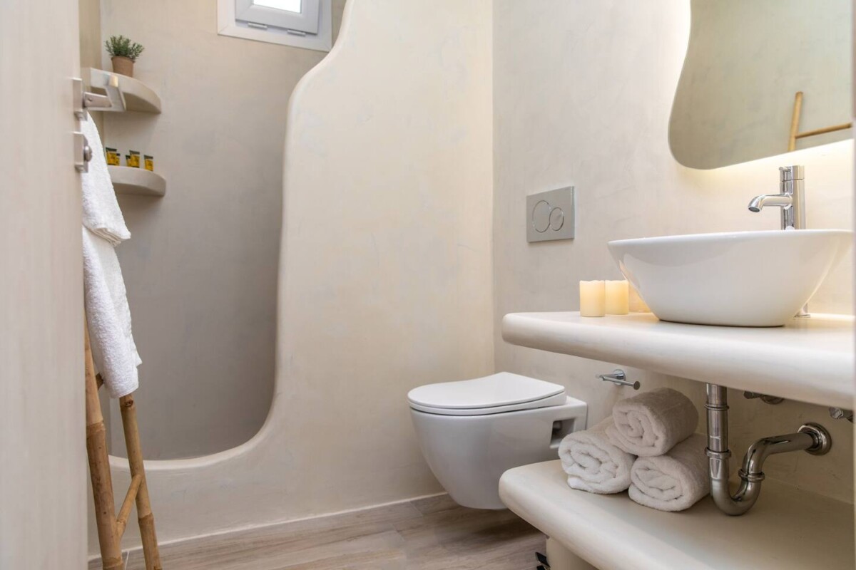 Μπάνιο με κυκλαδίτικη αισθητική στο Arktos Luxury Apartment στη Νάξο Bathroom Design at Arktos Luxury Apartment Naxos